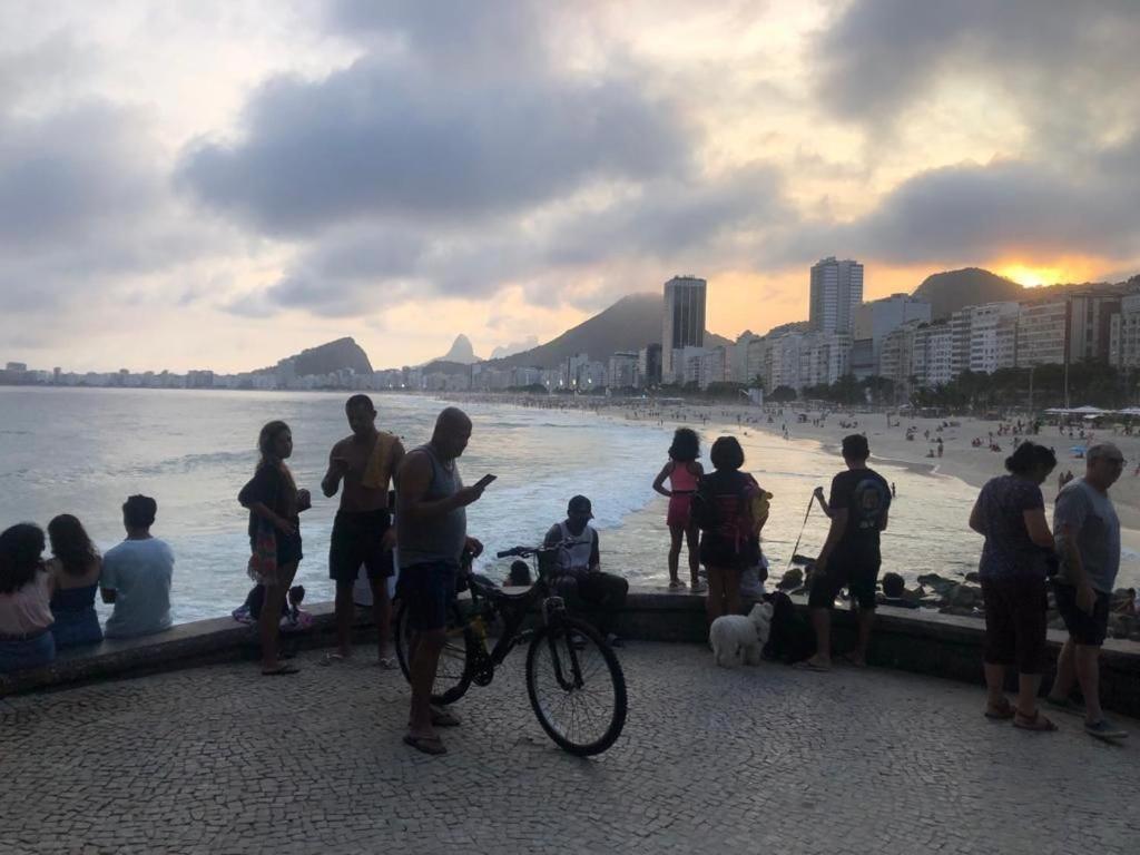 Copacabana Rua Tranquila E Arborizada Perto De Tudo Posto 2 Rio de Janeiro Kültér fotó